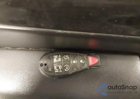 2015 Chrysler Town & Country Touring-L из США, поврежденный, VIN 2C4RC1CG2FR573297